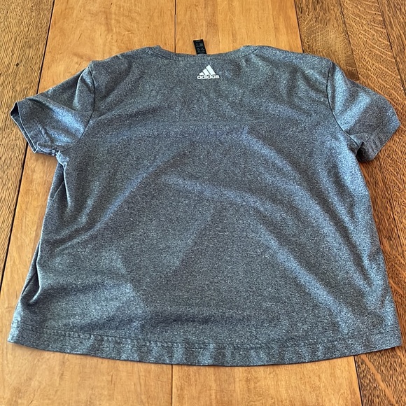 Adidas crop top shirt size XS - Picture 4 of 5